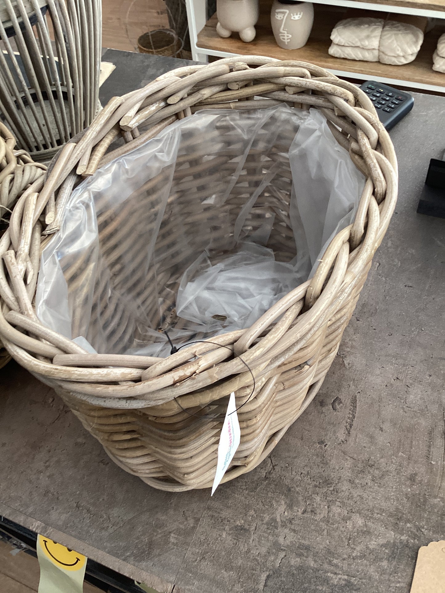 Pflanztopf geflochten oval