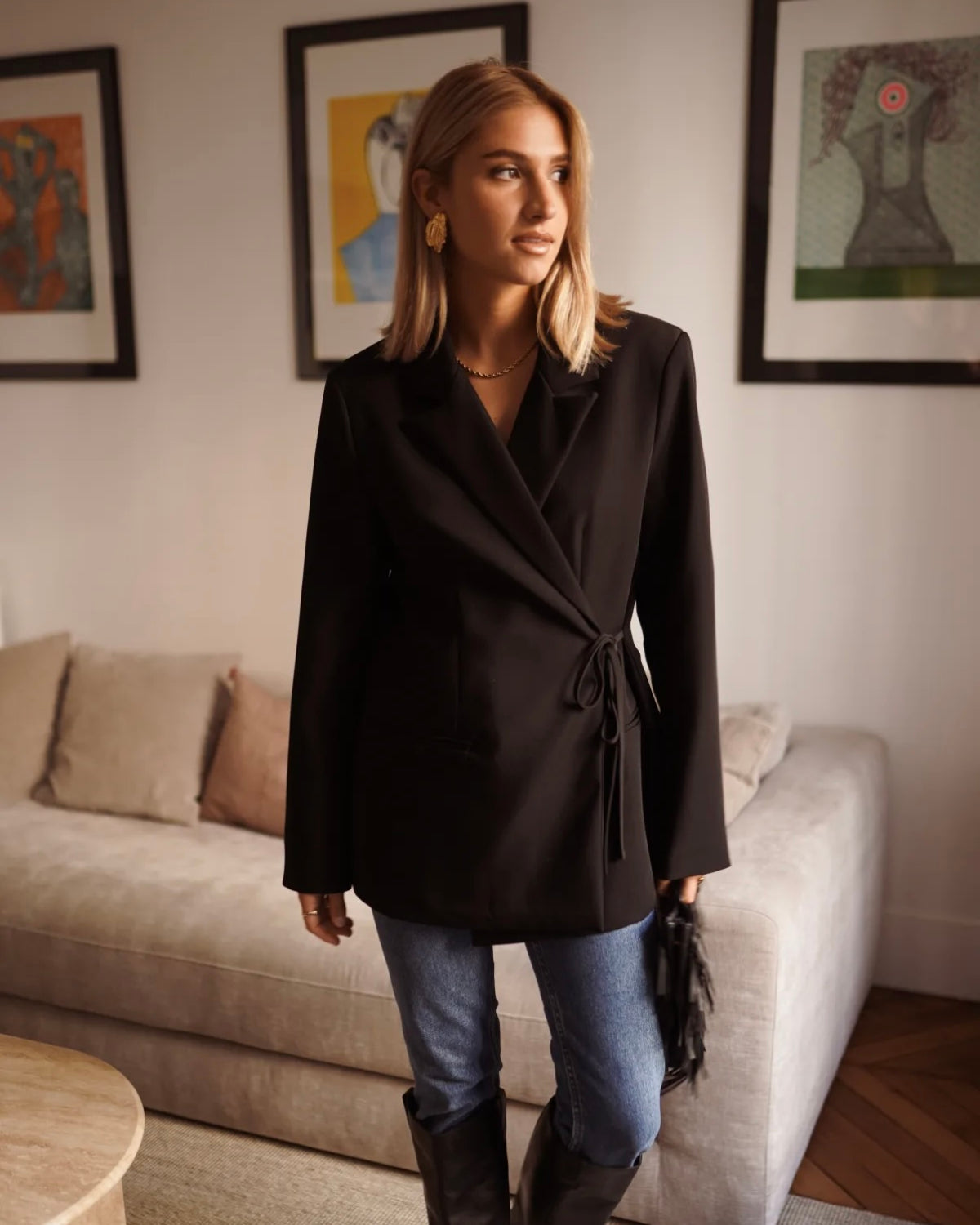 Schwarzer Blazer zum binden