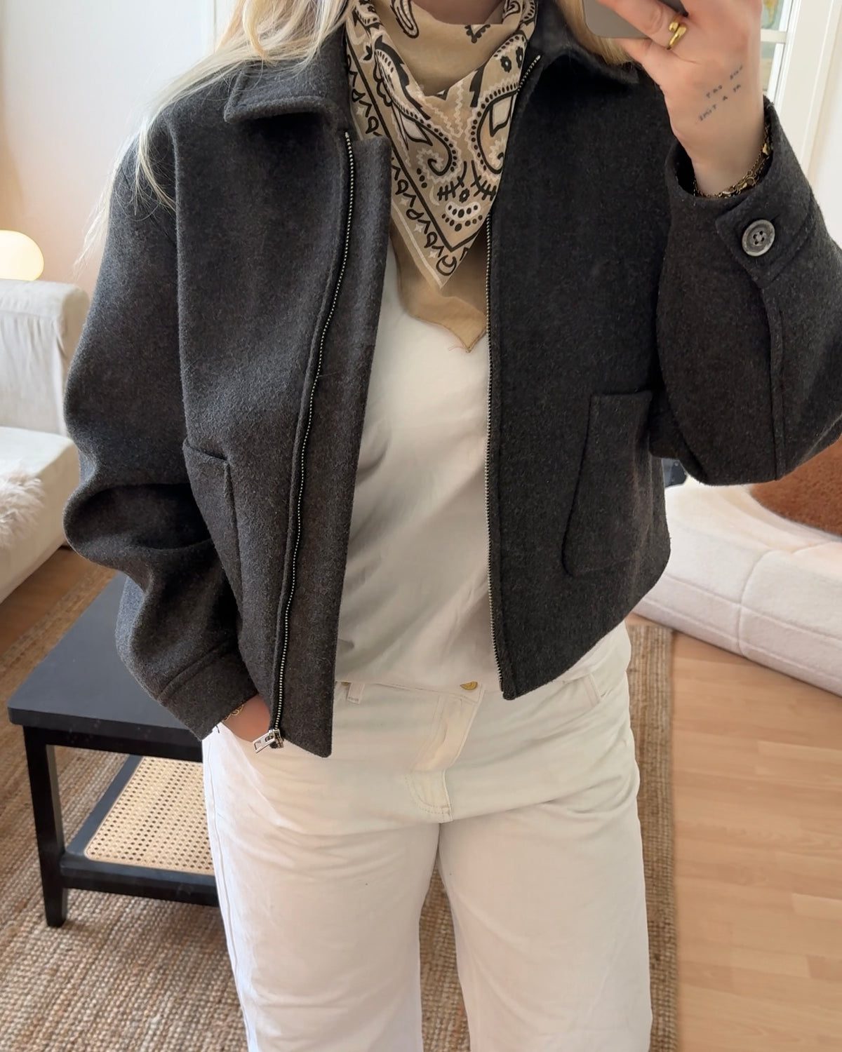 Tuch mit Muster beige